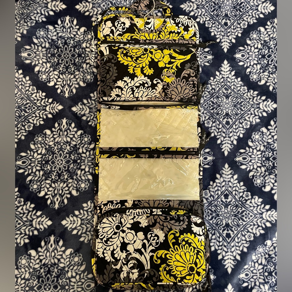 GREAT CONDITION Vera Bradley Hanging Travel / Toiletry Organizer in Baroque - Picture 2 of 13